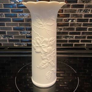 KAISER MATTE PORCELAIN VASE